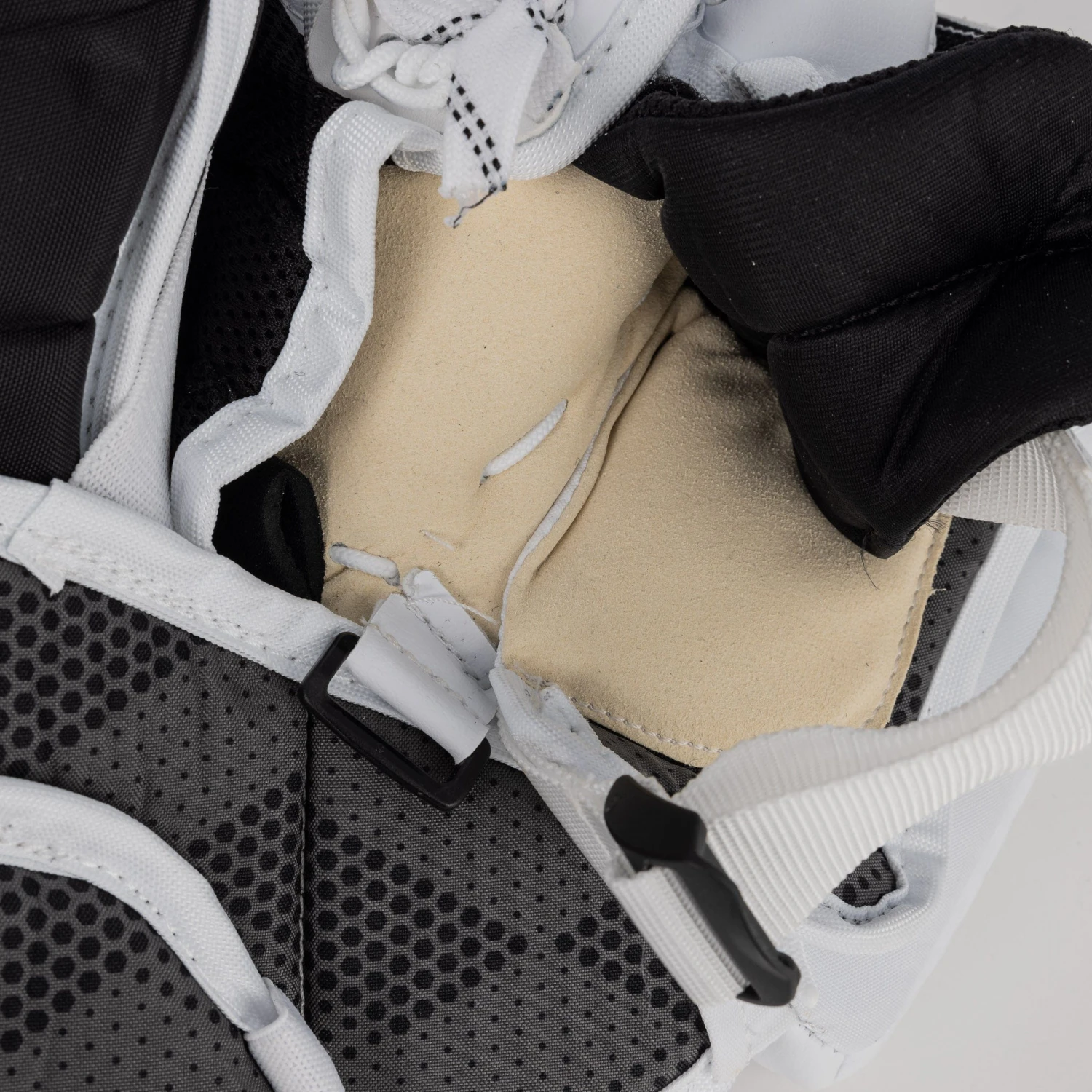 Bauer GSX Junior Goalie Catcher S23 10 Bauer GSX Junior Goalie Catcher S23 - Image 8