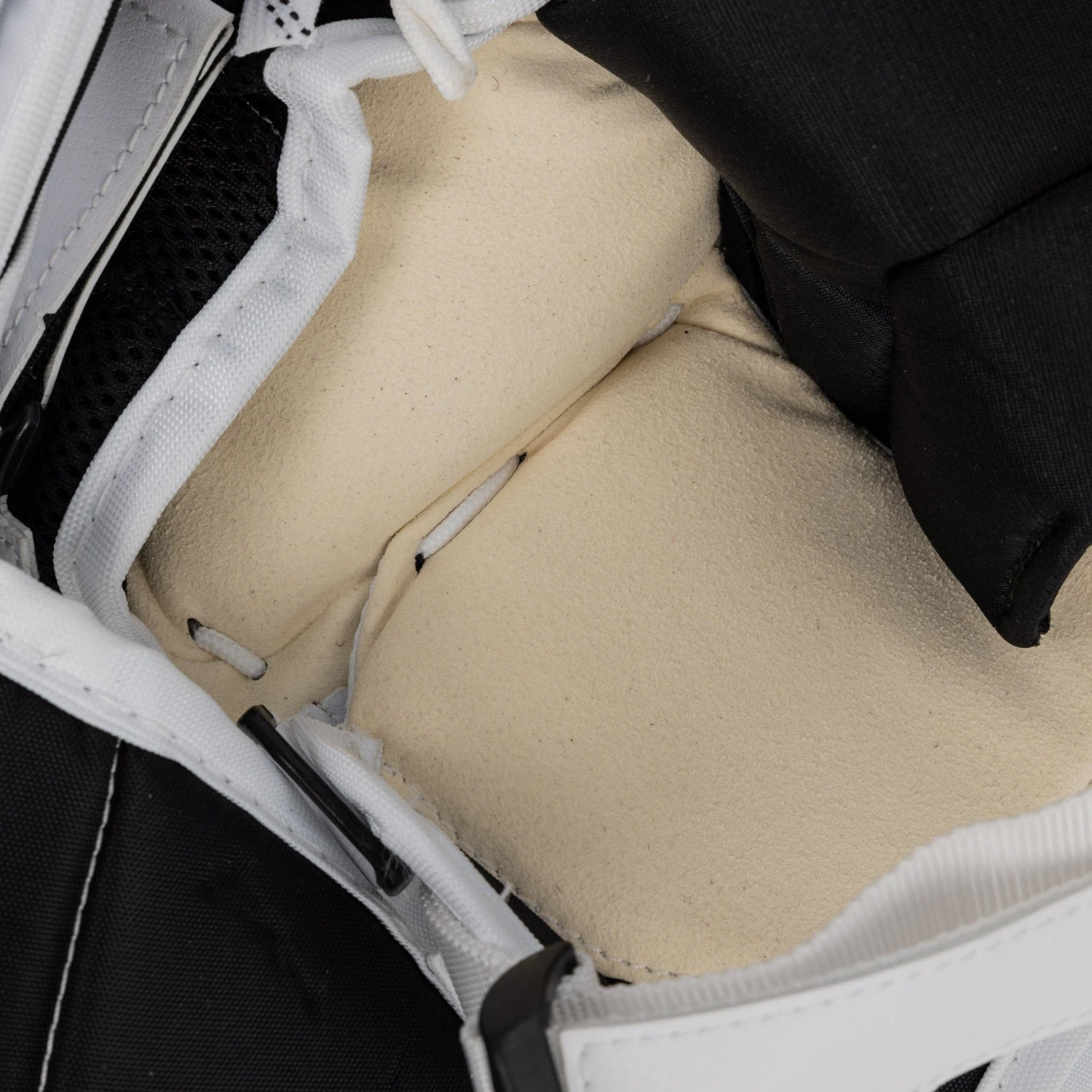 Bauer GSX Senior Goalie Catcher S23 7 Bauer GSX Senior Goalie Catcher S23 - Image 5