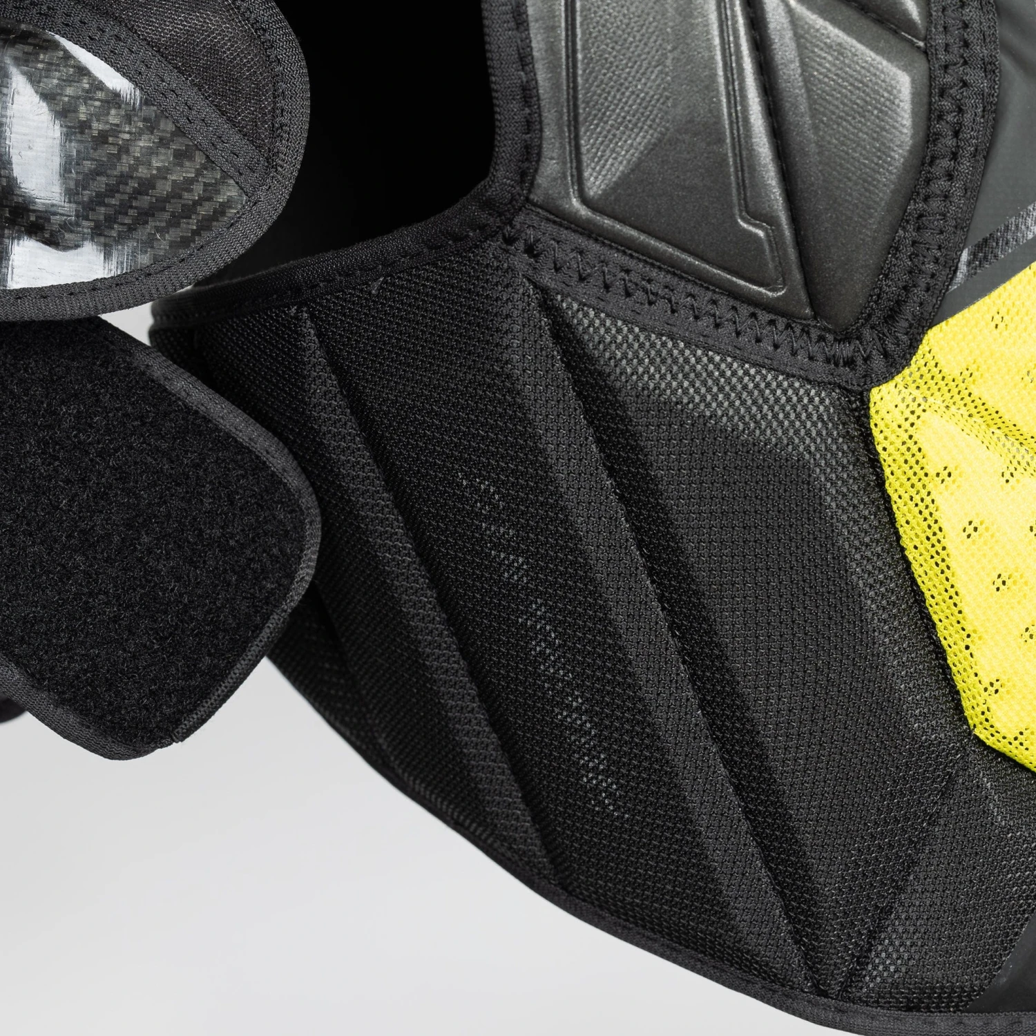 Bauer Supreme Mach Senior Hockey Shoulder Pads 6 Bauer Supreme Mach Senior Hockey Shoulder Pads - Image 4